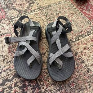 Chaco black with striped straps size 9